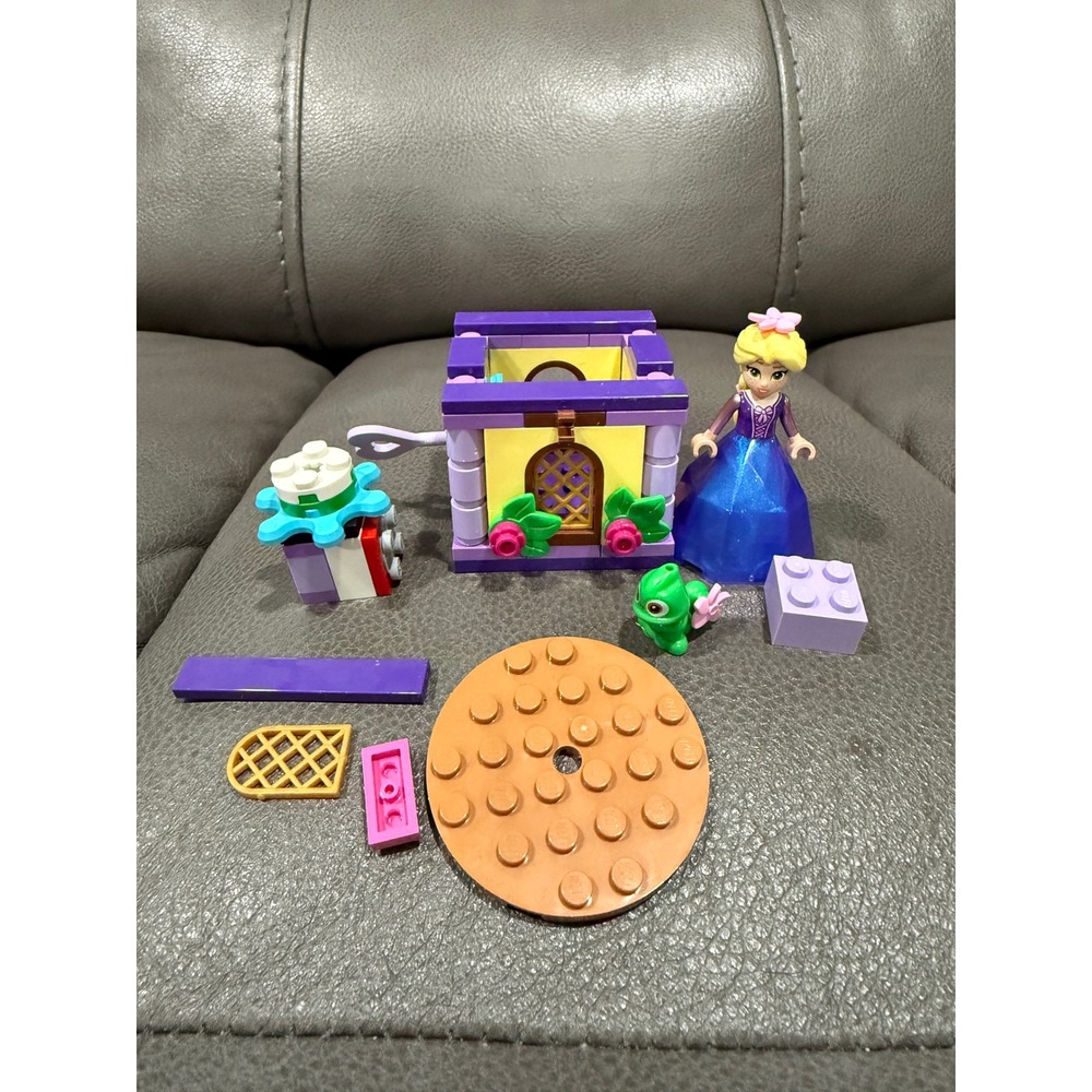 LEGO Disney Princess Rapunzel Pascal Tangled Mini-doll Set Tower Cake 43214‎